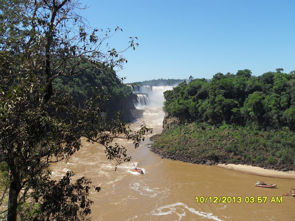Hostel y Posada Colibri Puerto Iguazú Exterior foto